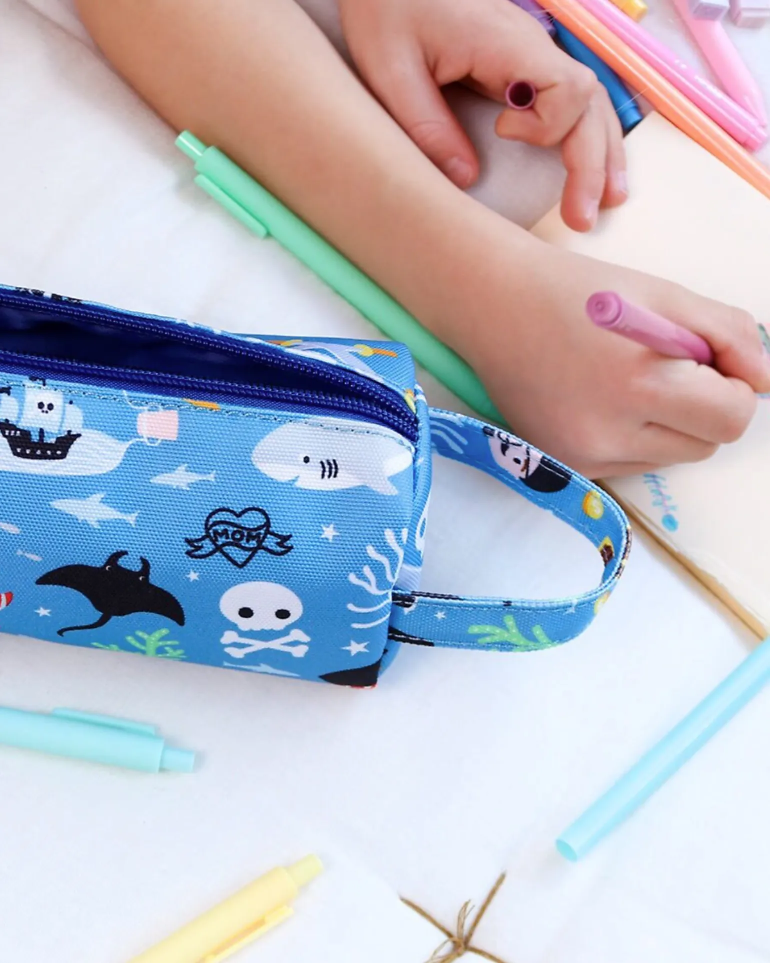 Astuccio per la Scuola con Chiusura a Zip - Pirati - 20x8x7 cm