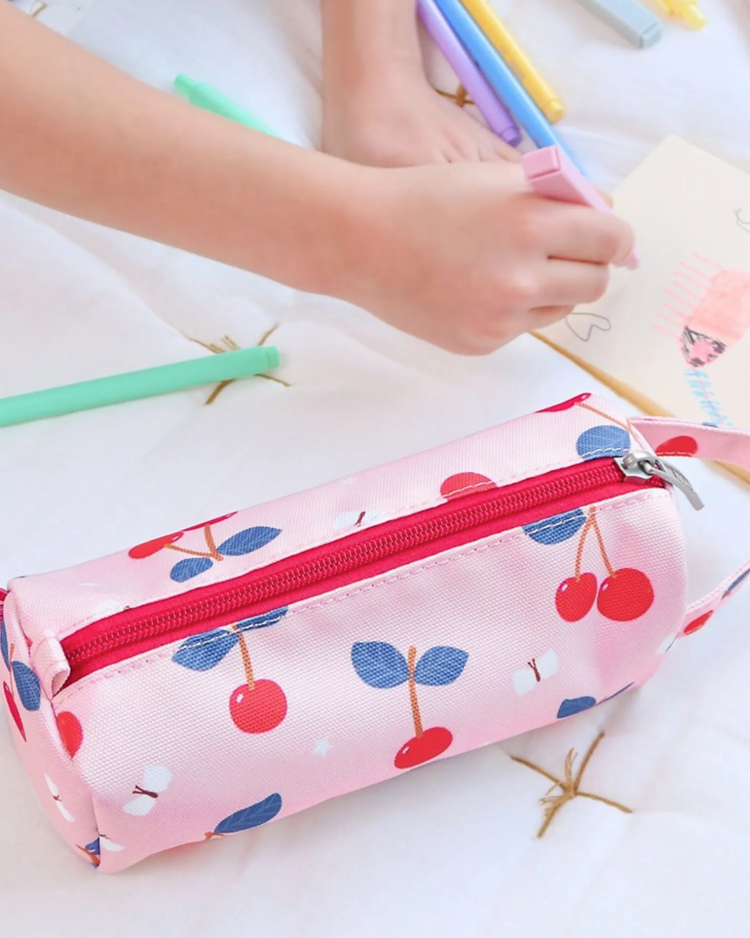 Astuccio per la Scuola con Chiusura a Zip - Ciliegie - 20x8x7 cm