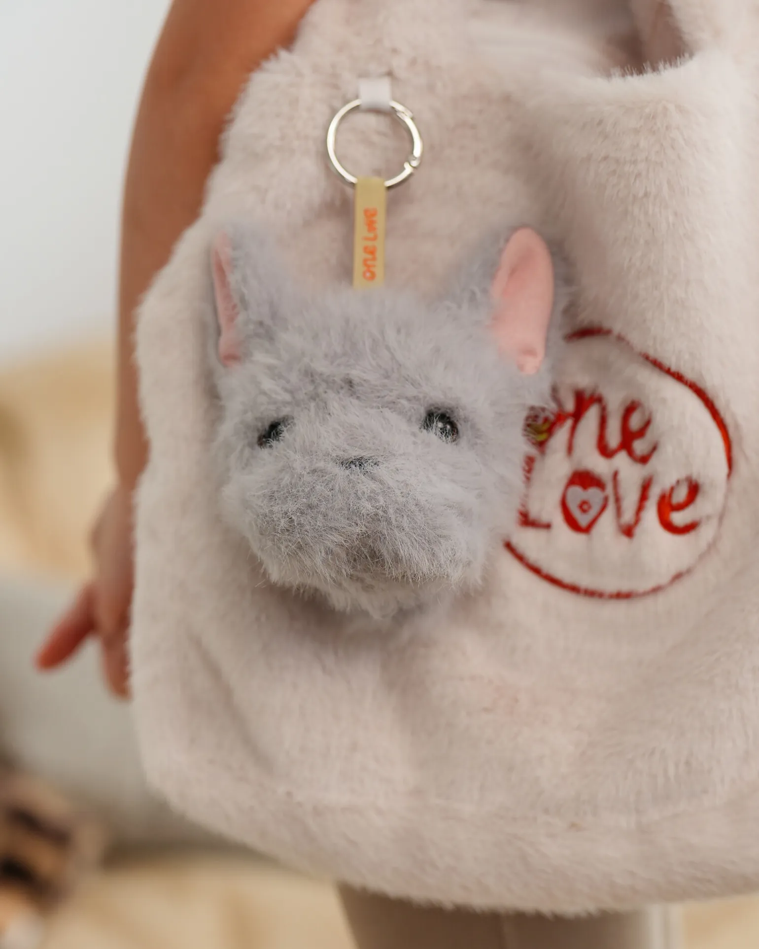 Charm Remy il Bulldog - Grigio - 14 x 13 x 10 cm - 100% Materiali Riciclati