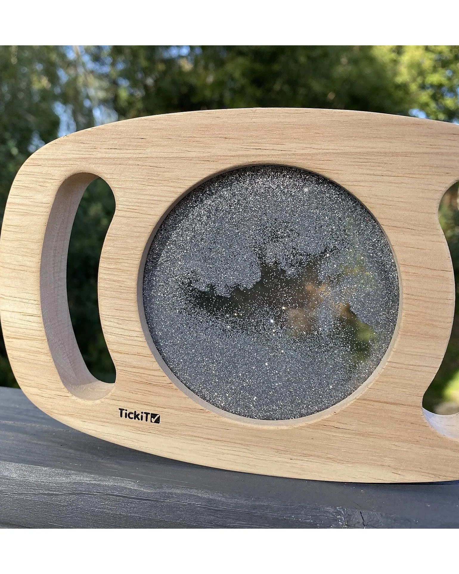 Gioco Sensoriale in Legno di Gomma FSC - Easy Hold - con Pannello Glitterato - Argento - 12m+