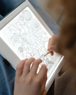 Pad Retroilluminato per Ricalco - Meli Melo - Creatività e Divertimento per Bambini - 10+ anni