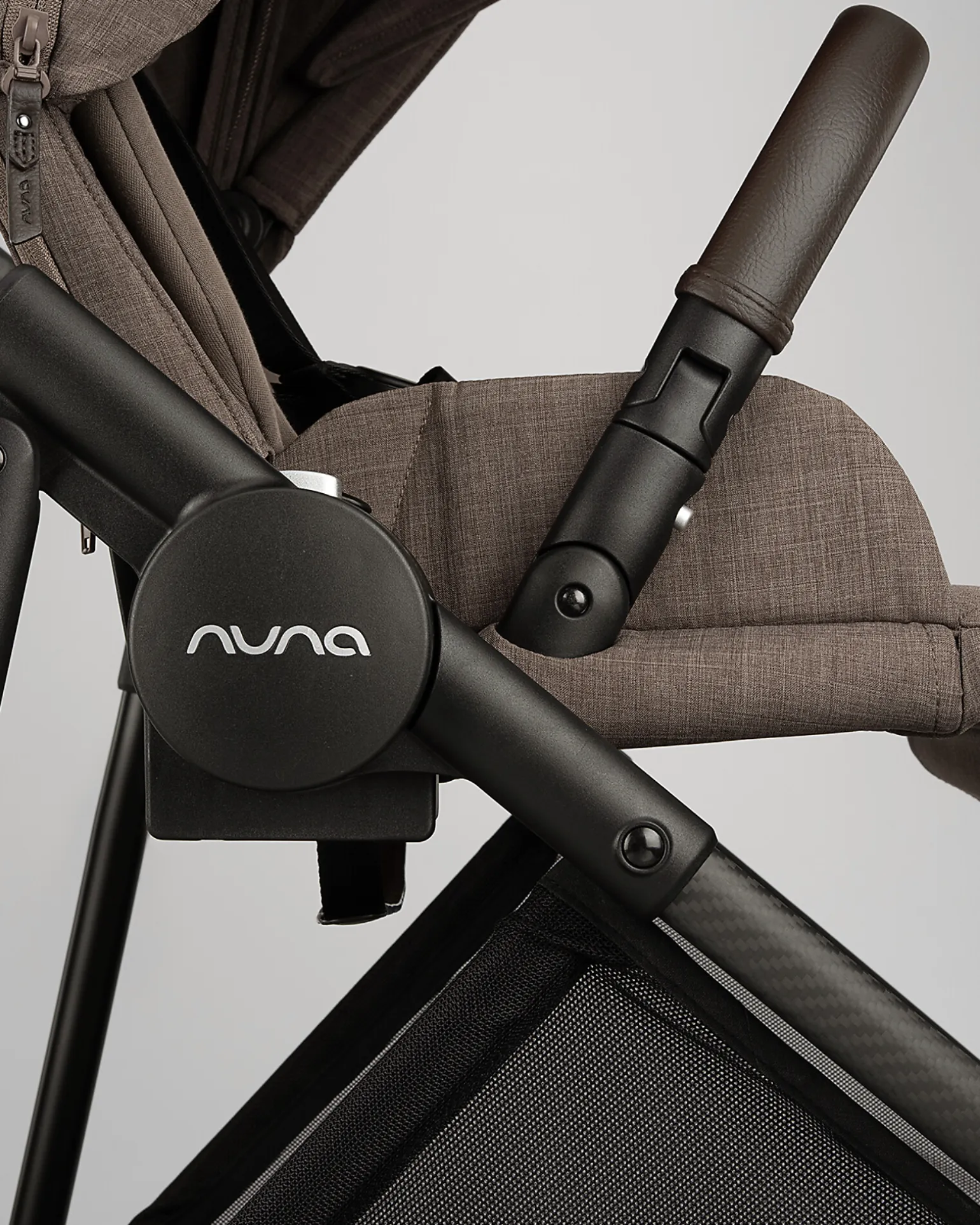 Passeggino Ixxa Next - Chestnut - Ultraleggero e Compatto solo 6Kg!