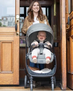 Passeggino Valora 4 in 1 - Ebony - Compatto, Reversibile con Parapioggia e Adattatori - dalla Nascita fino a 22 kg