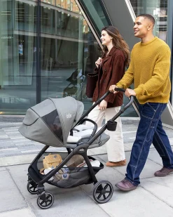 Passeggino Valora 4 in 1 - Ebony - Compatto, Reversibile con Parapioggia e Adattatori - dalla Nascita fino a 22 kg