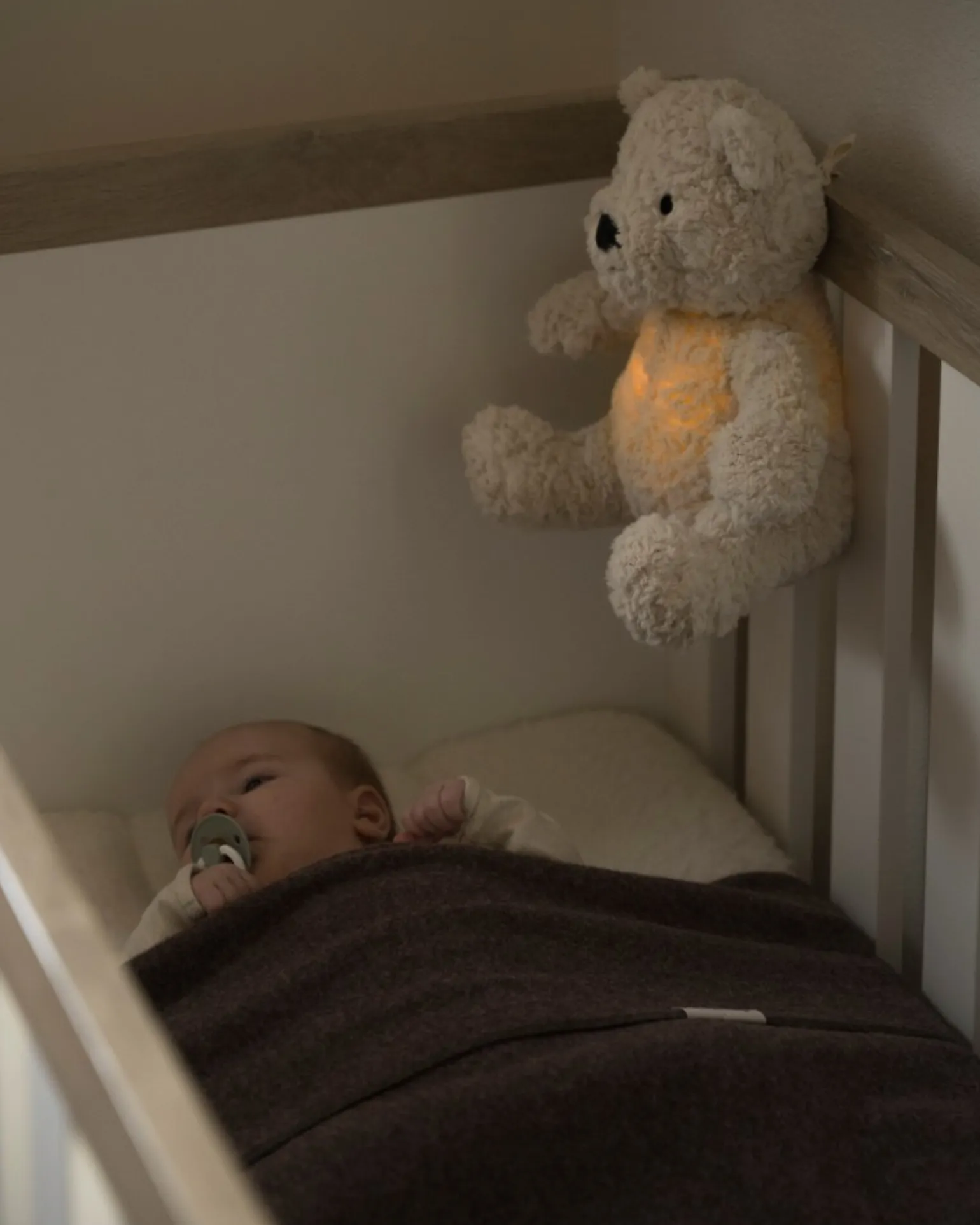 Peluche Orsetto Bo con Suoni Bianchi, Ninne Nanne e Luce Notturna - Taupe - con Rilevamento del Pianto - +0 mesi
