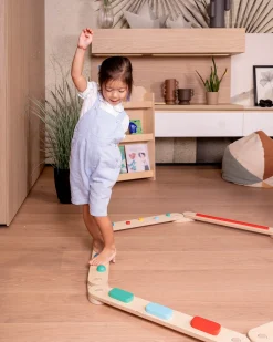 Percorso Sensoriale di Equilibrio Montessori - Sviluppo Psicomotorio - 2+ anni - in Legno