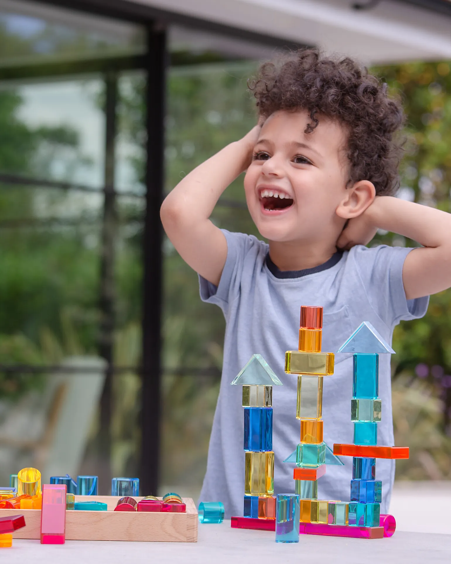Set Gioco Vassoio con Specchio e Gemme in Sette Forme Diverse - 72 Pezzi - dai 3 Anni - Per Lavagna Luminosa