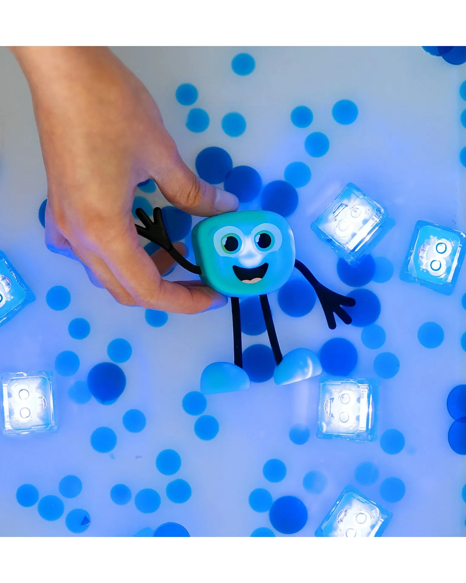 Set Personaggio Blair - con 2 Cubi Inclusi - Azzurro - Adatto da 3 anni - 100% Plastica Riciclata