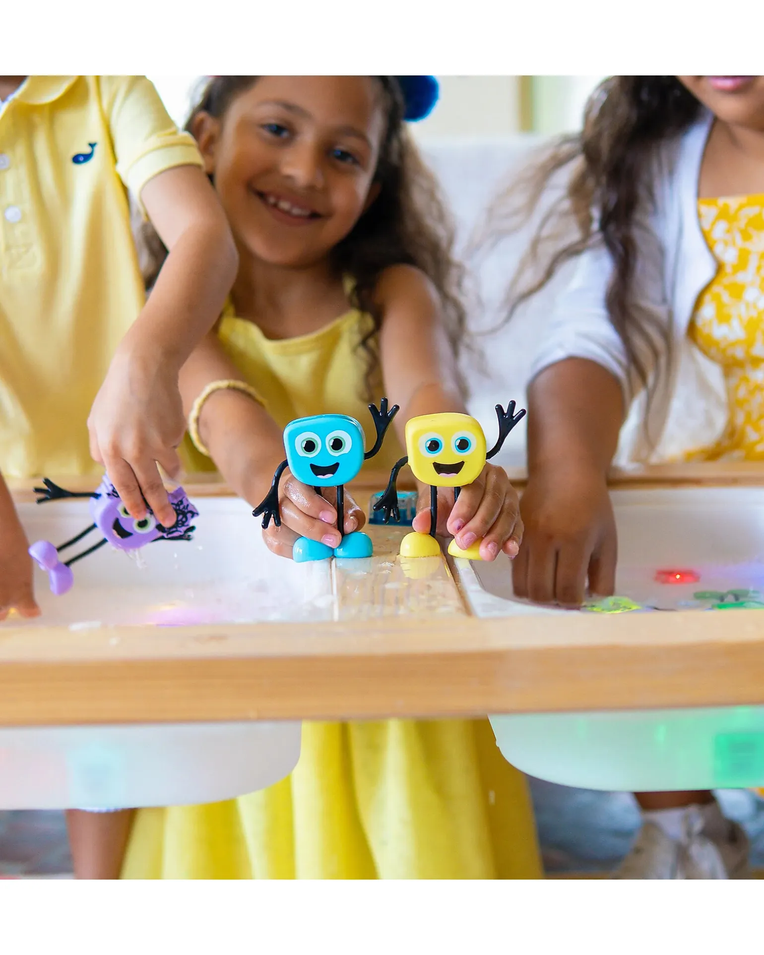Set Personaggio Blair - con 2 Cubi Inclusi - Azzurro - Adatto da 3 anni - 100% Plastica Riciclata
