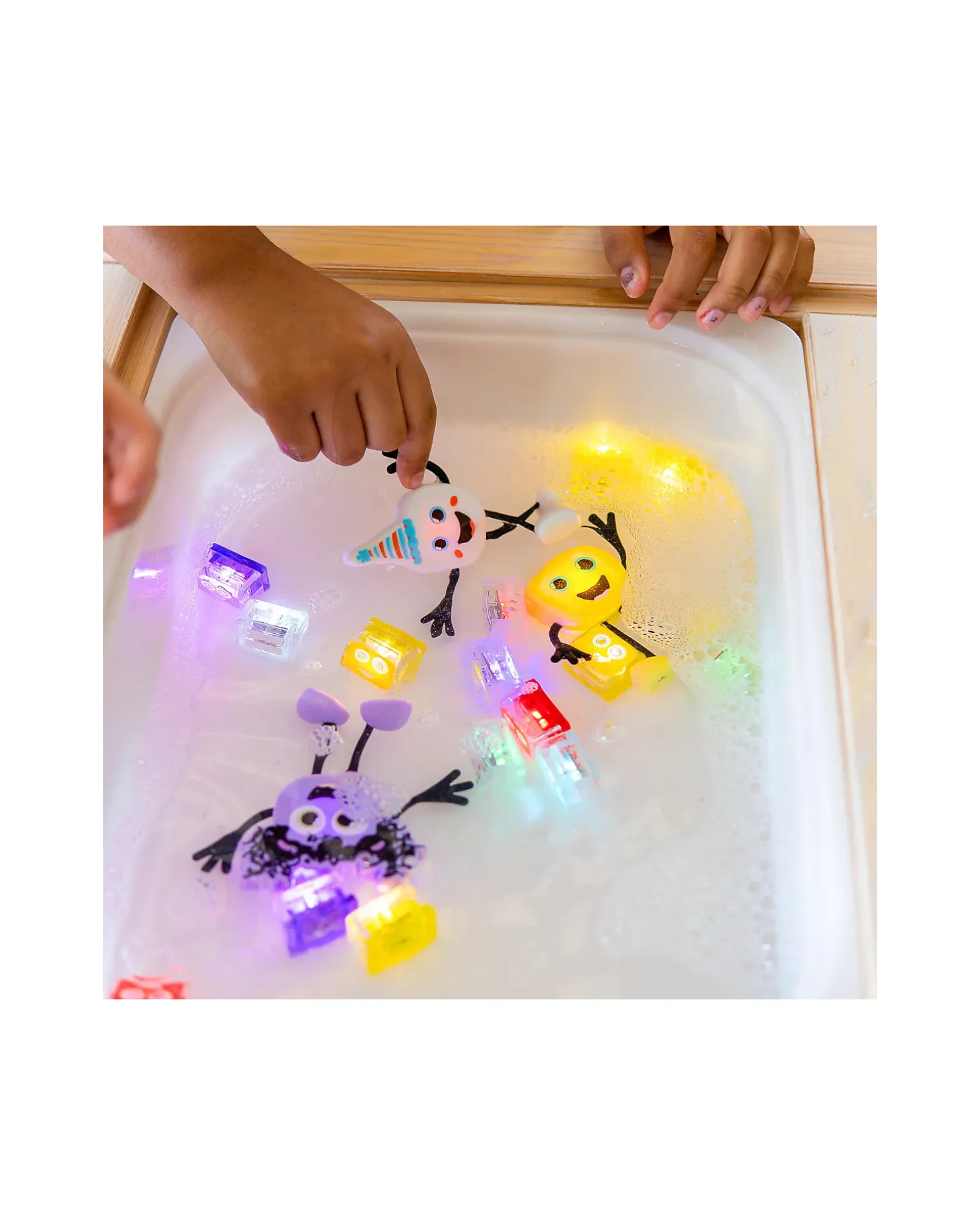 Set Personaggio Party Pal - con 2 Cubi Inclusi - Bianco - Adatto da 3 anni - 100% Plastica Riciclata