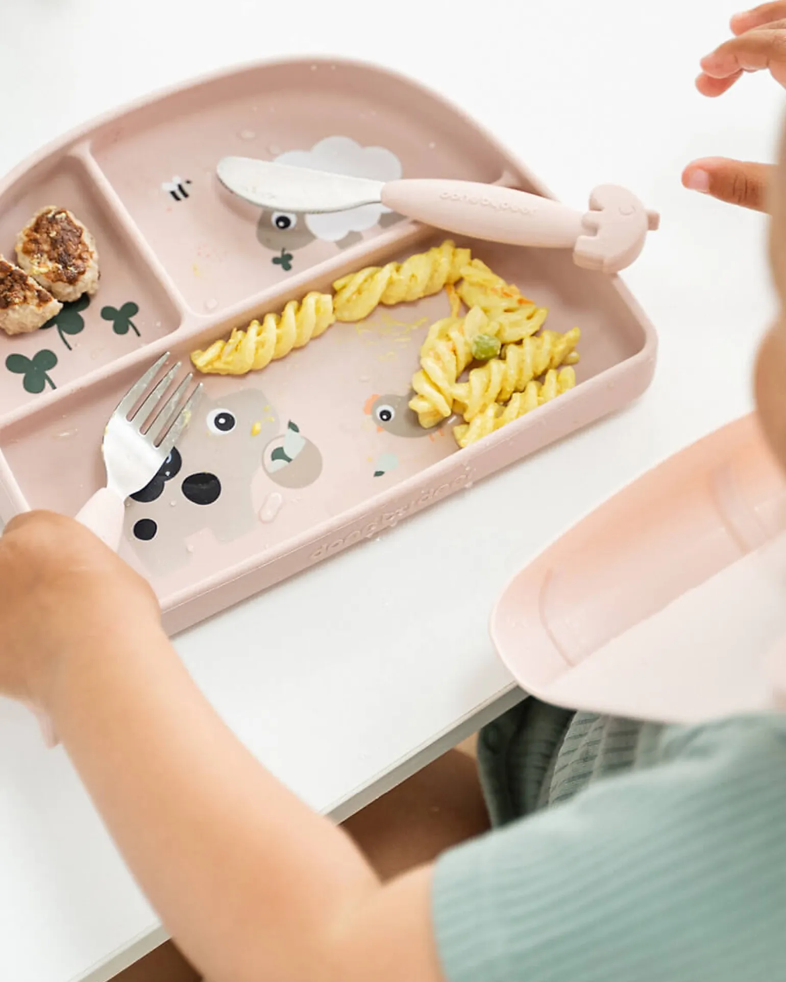 Stick&Stay Piatto con Scomparti - Tiny Farm - Cipria - 100% Silicone Alimentare