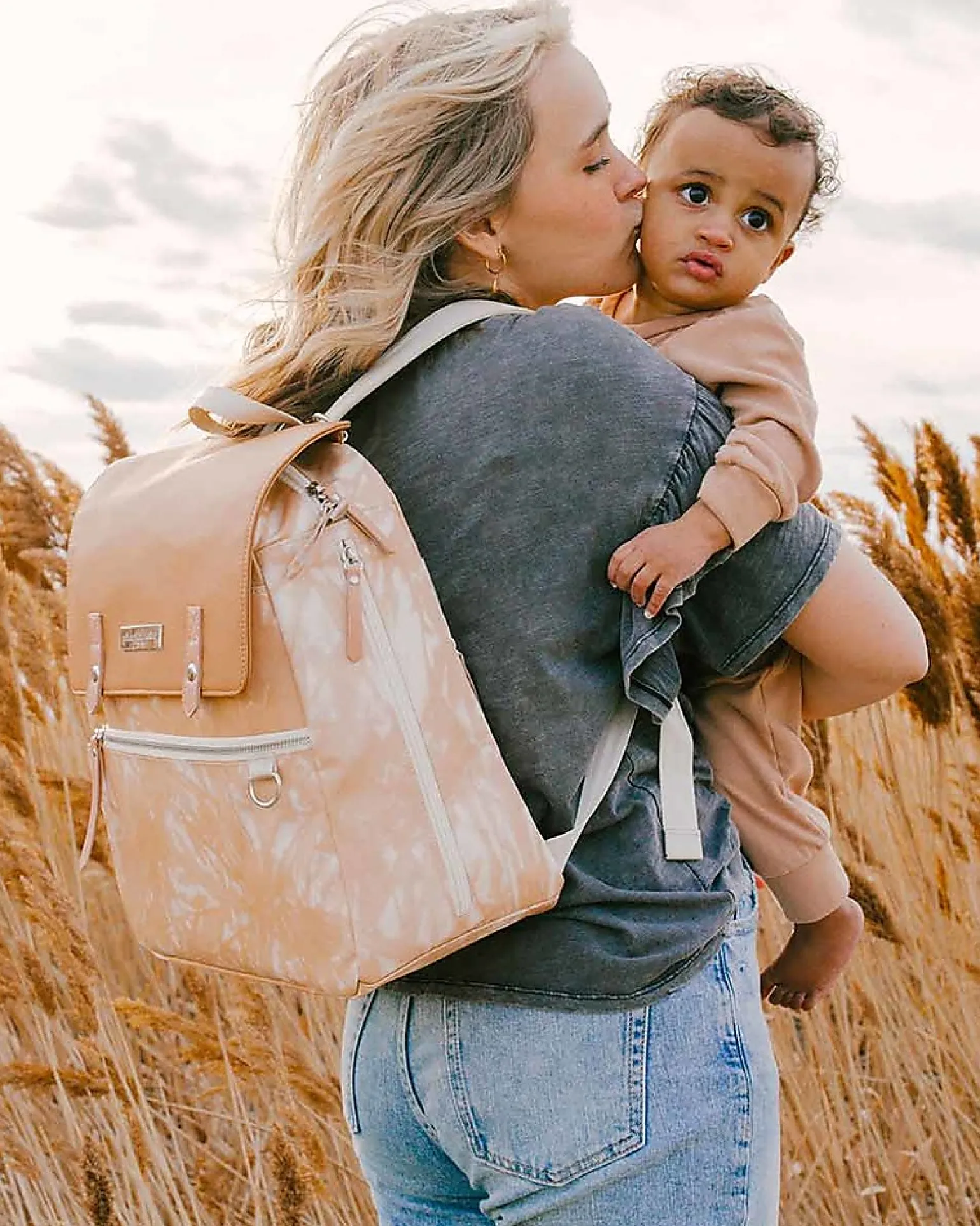 Zaino Meta - Sabbia - Soluzione Ultraleggera Funzionale ed Elegante per Te e il tuo Bambino!